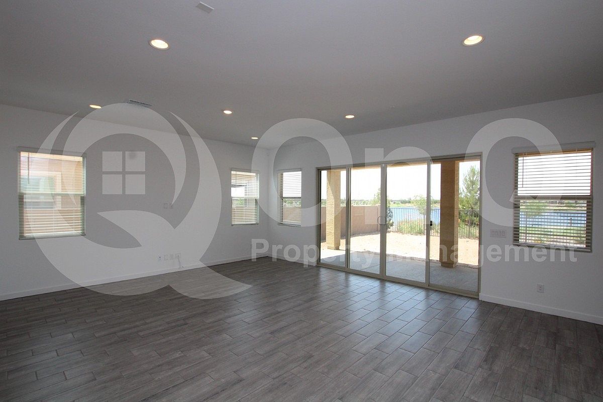 24436 N 173rd Ln photo 4