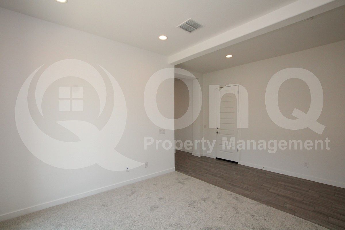 24436 N 173rd Ln photo 5