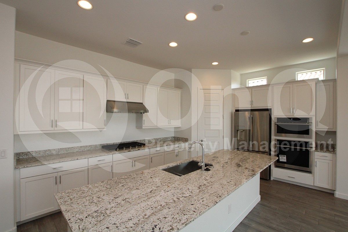 24436 N 173rd Ln photo 2