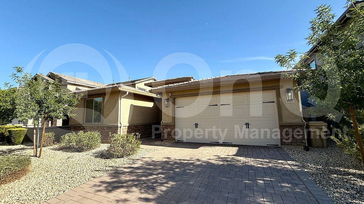8931 W Marshall Ave photo 3