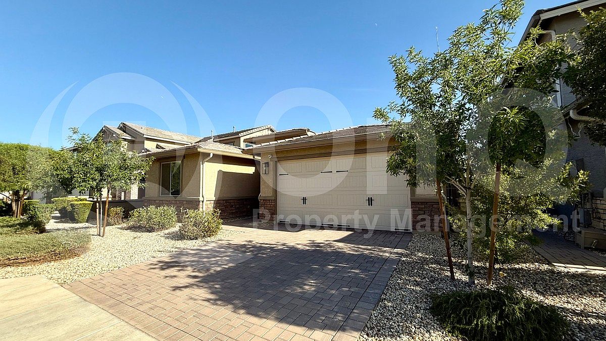 8931 W Marshall Ave photo 2