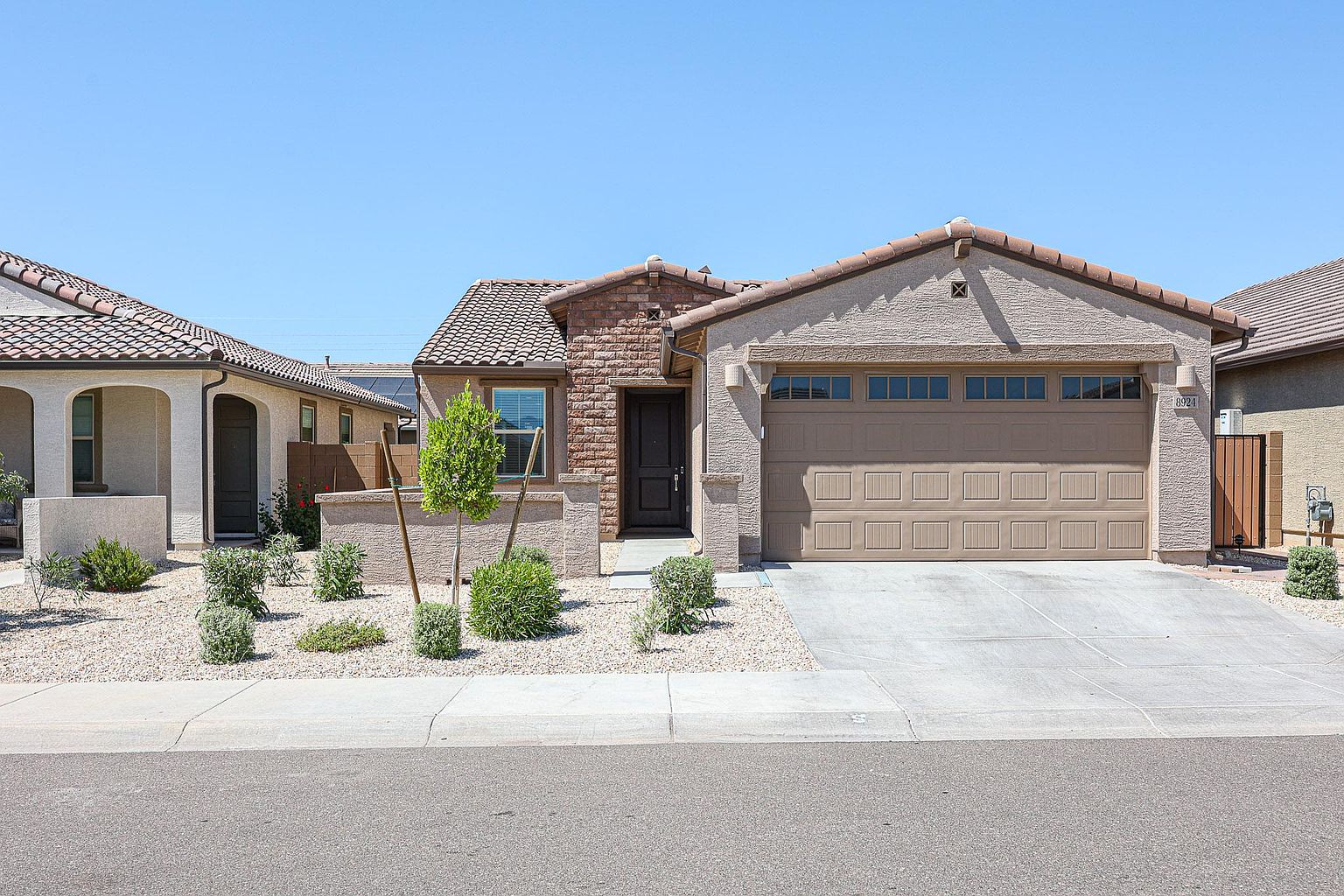 8924 W Bethany Heights Dr photo 2