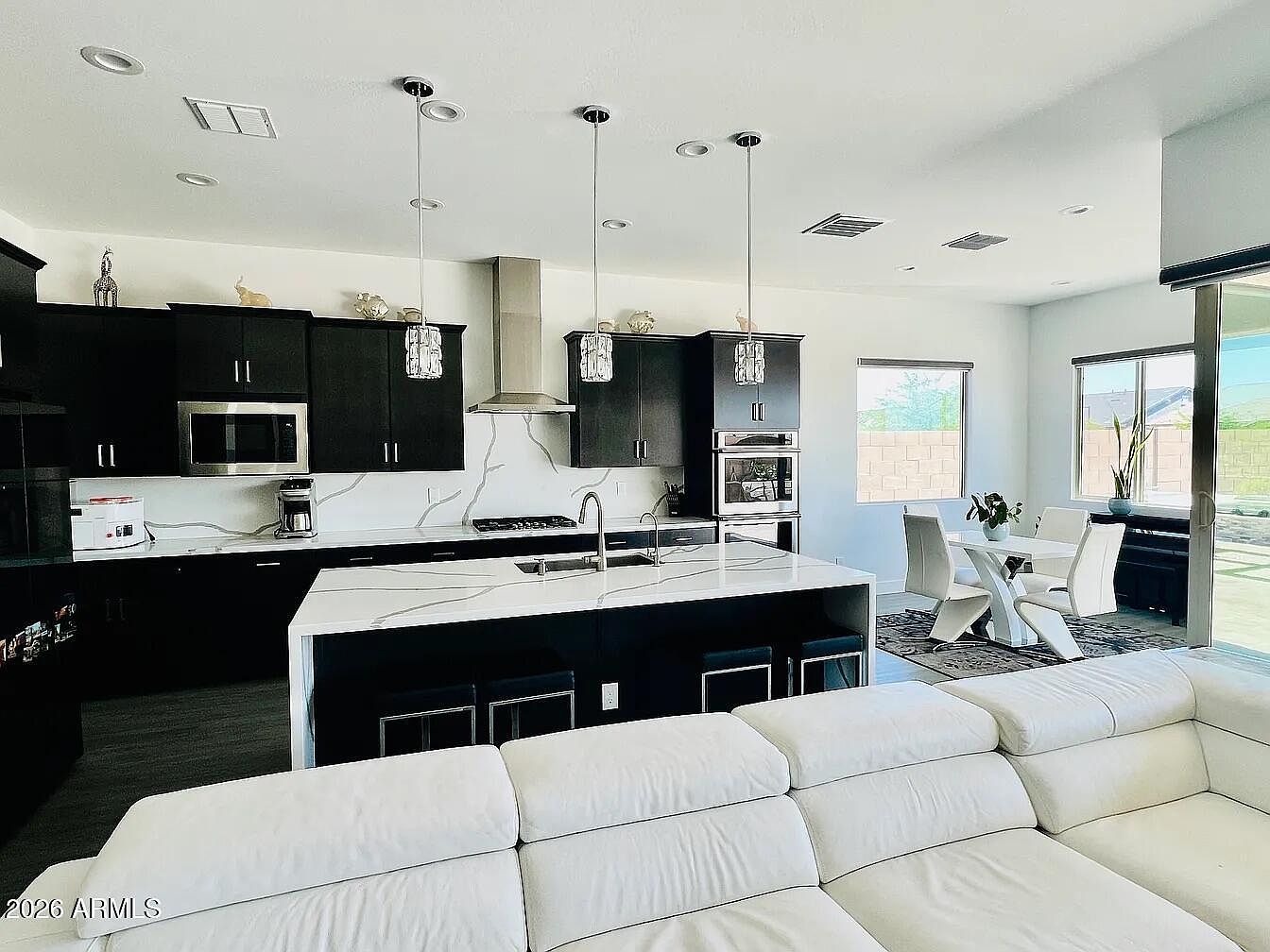 8513 W Rancho Dr photo 3