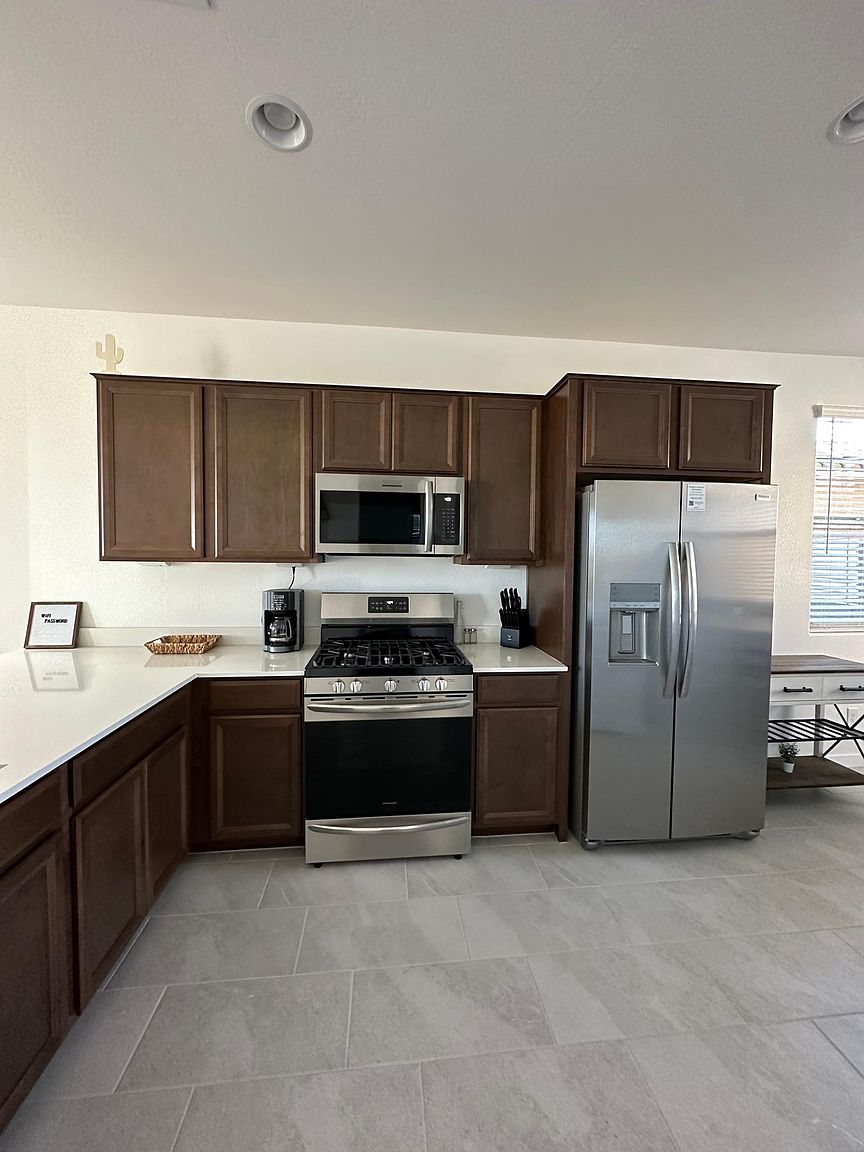 8903 W Solano Dr photo 5