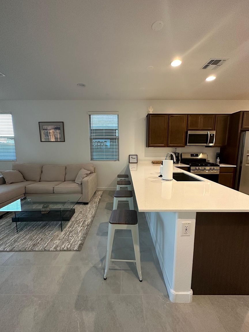 8903 W Solano Dr photo 3