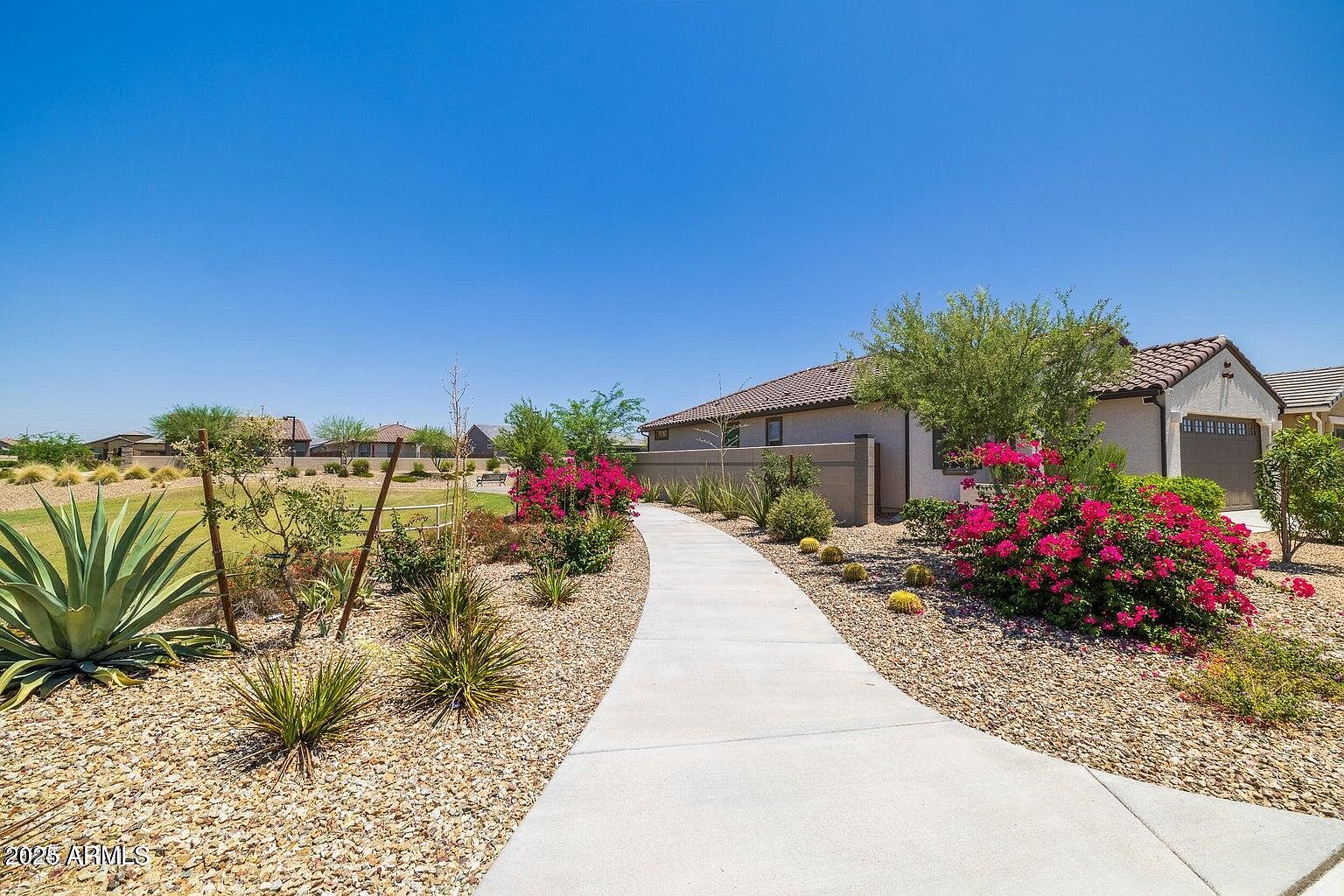 8924 W Solano Dr Glendale, AZ 85305 photo 3