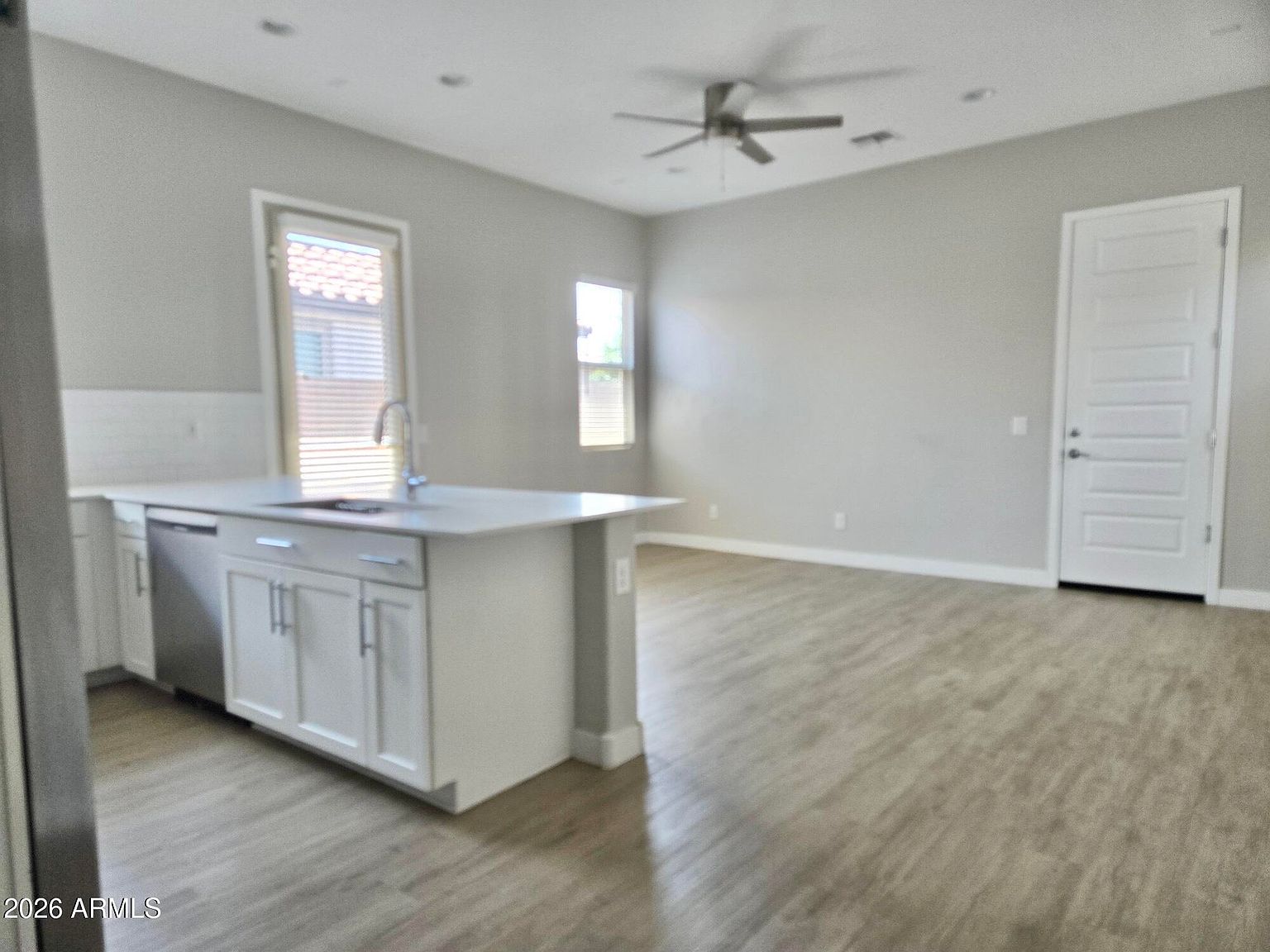 2568 E Kingbird Dr photo 3
