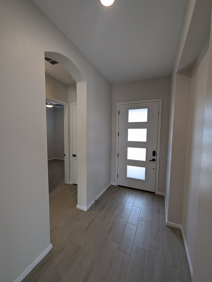 4301 E Bethena St photo 3