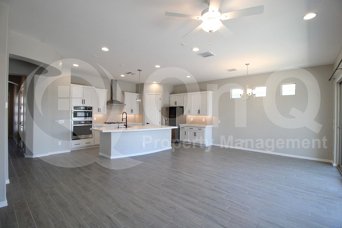 4245 E Bernice St photo 5