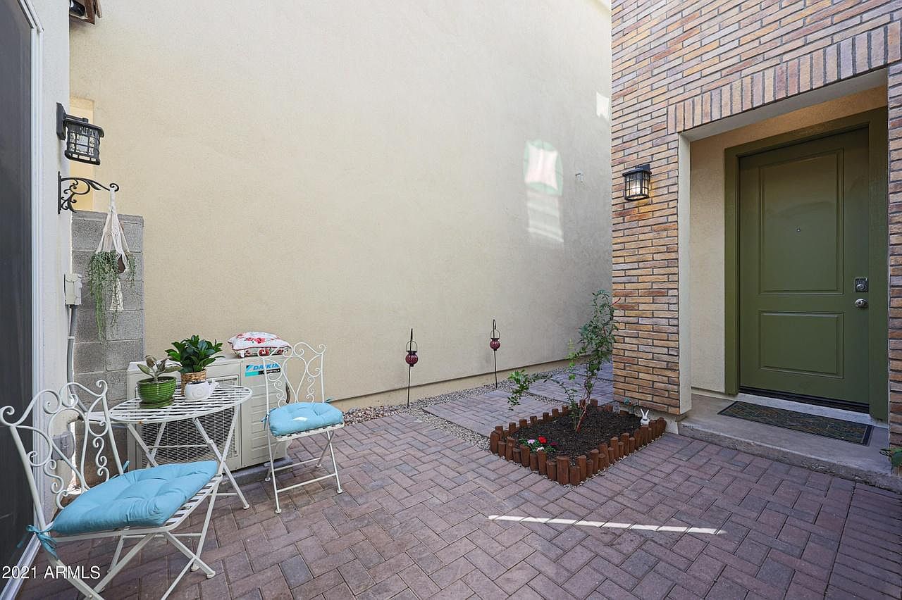 1558 E Shannon St photo 3