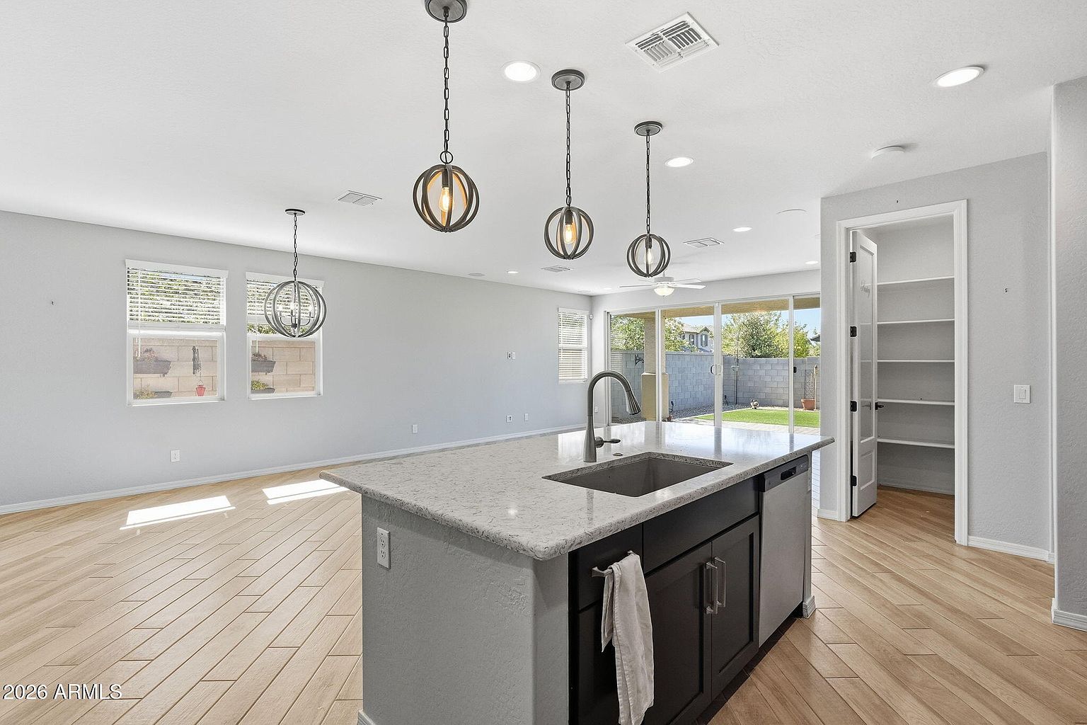 16013 W Alameda Rd photo 5