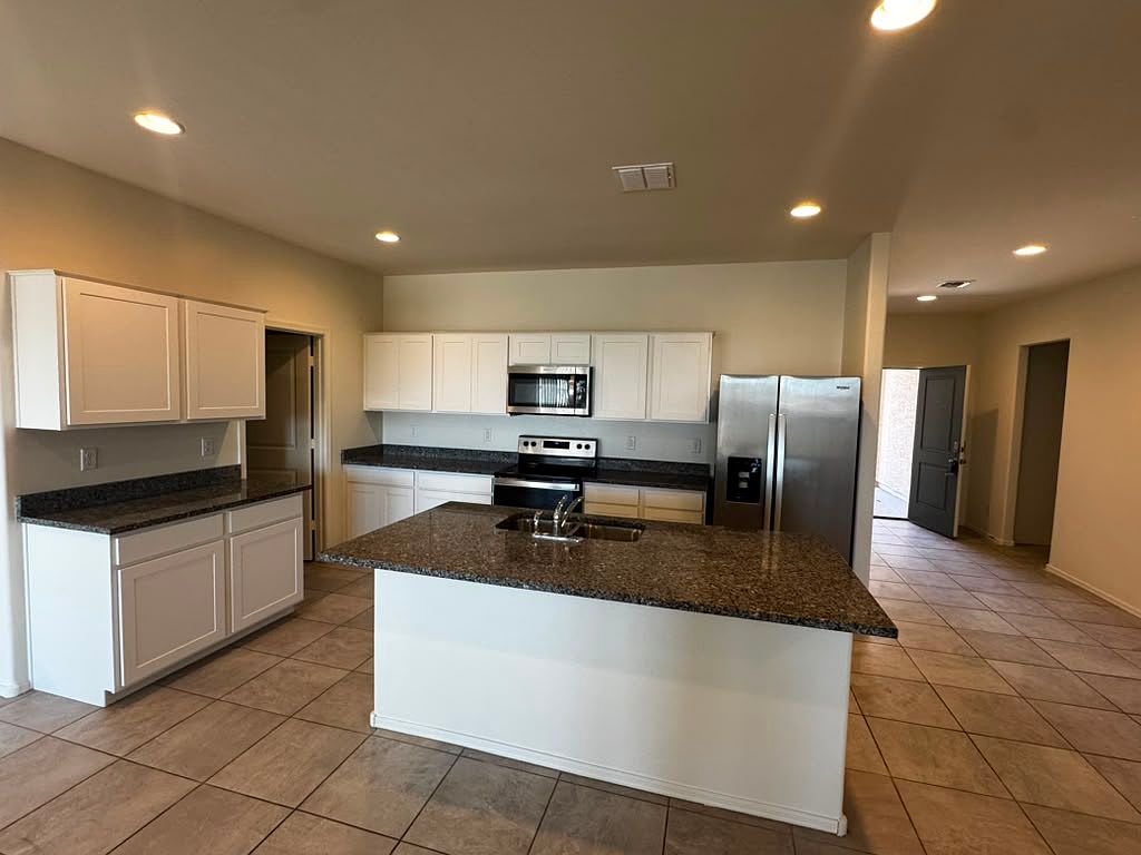 1165 W Beacon Ct photo 3