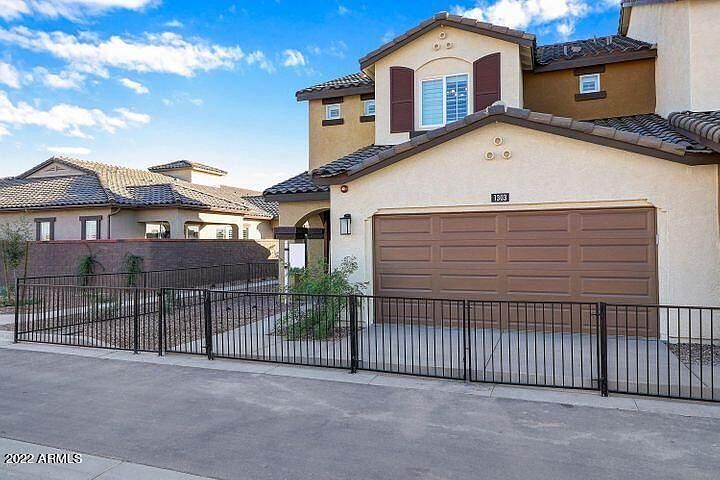 1255 N Arizona Ave photo 3
