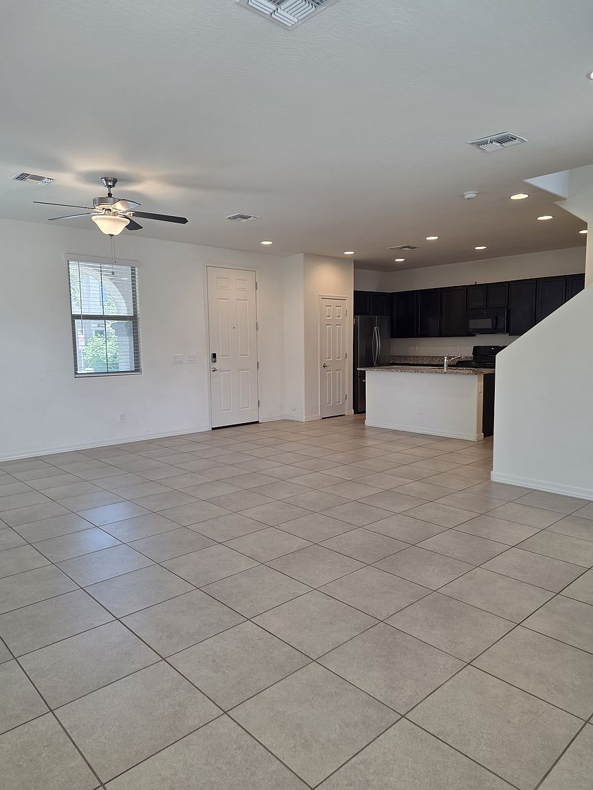 1707 S 82nd Way photo 3