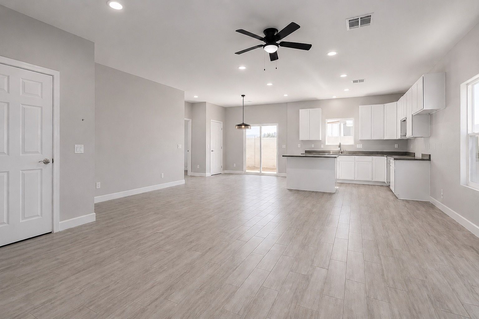 1014 E Odeum Ln photo 5