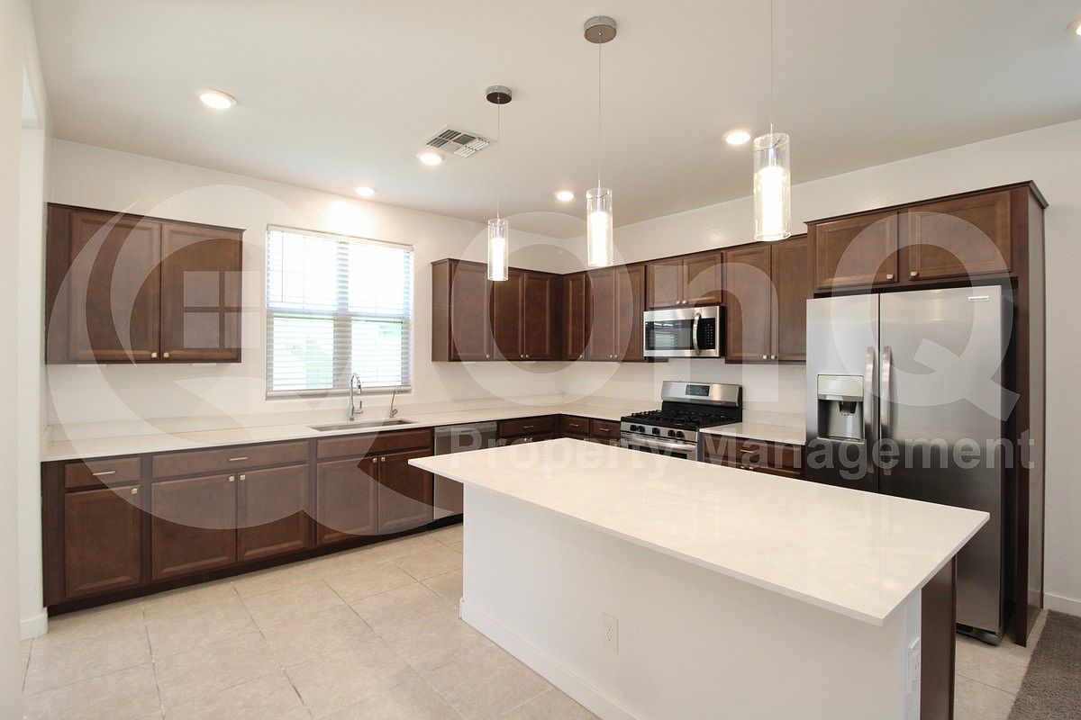 1158 E Sabino Dr Chandler, AZ 85286 photo 3