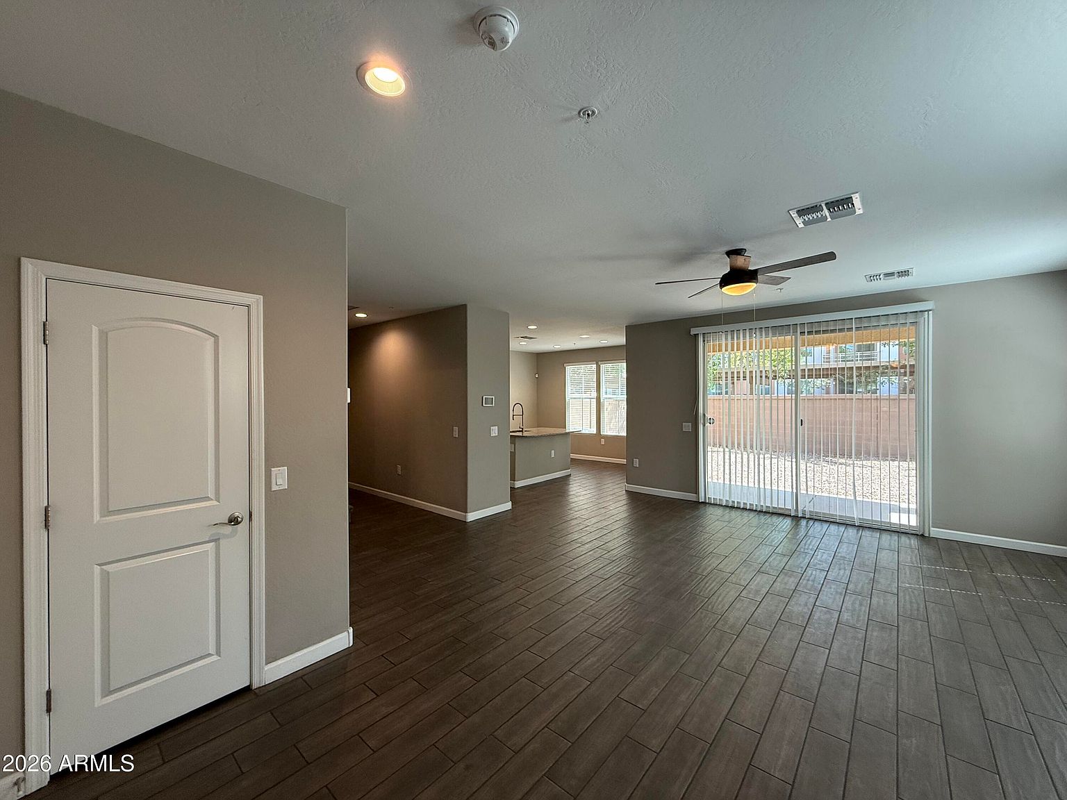 1255 N Arizona Ave photo 4