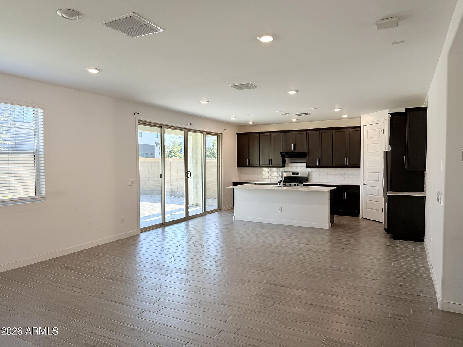 1150 E Armstrong Way photo 3