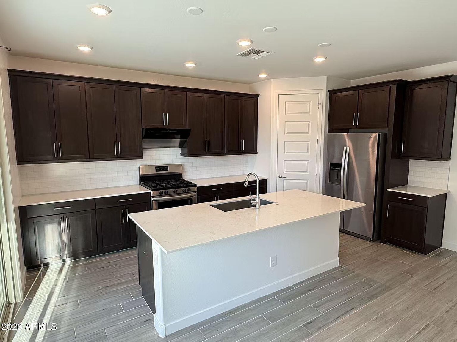 1150 E Armstrong Way photo 4