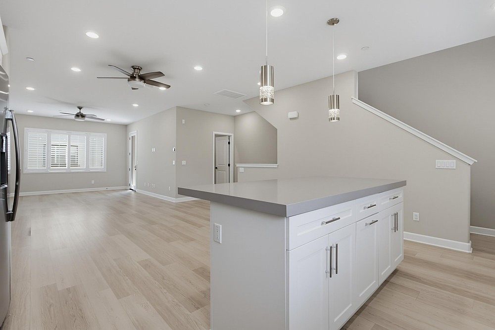 1577 Castillo Way photo 4