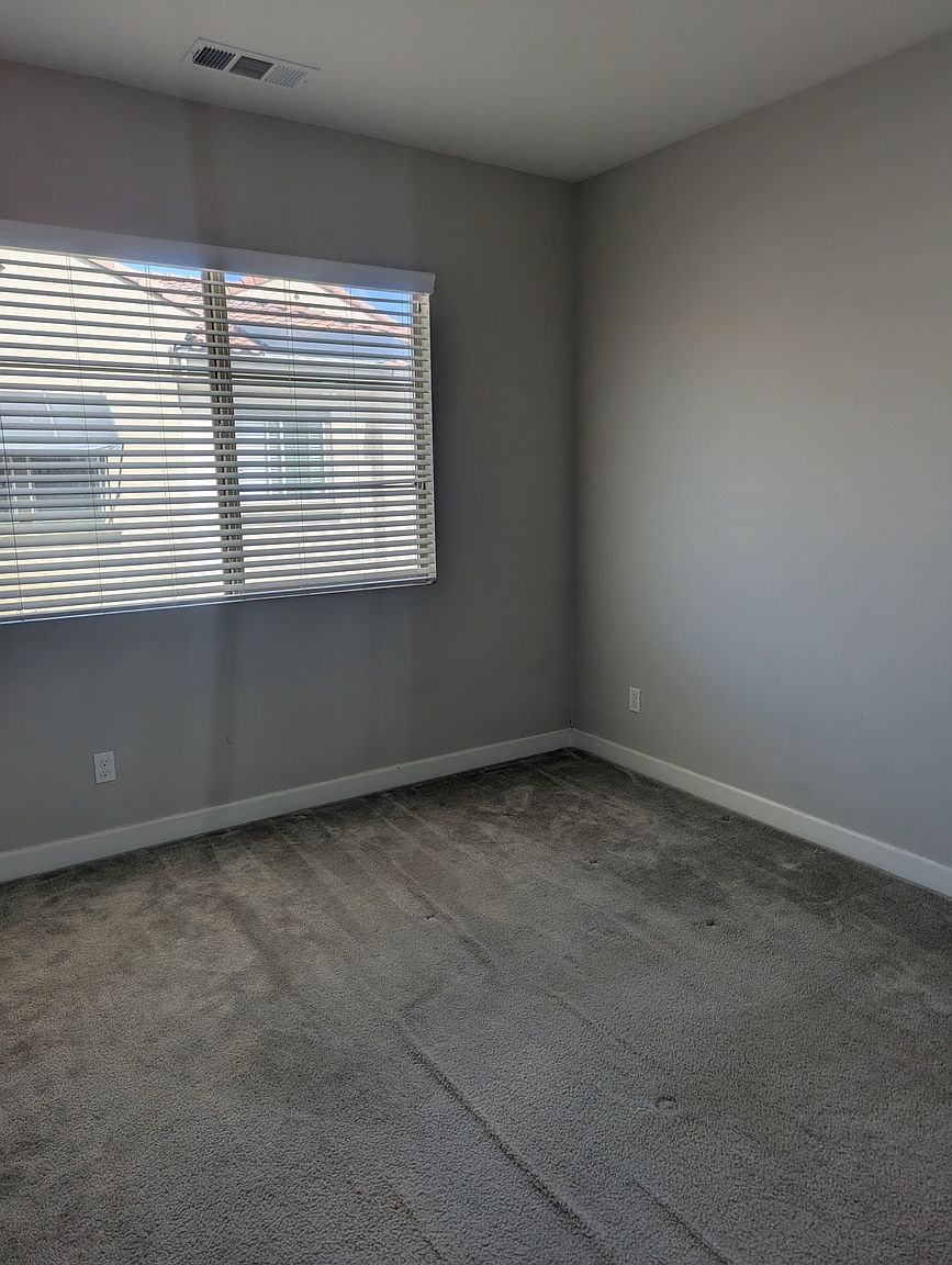 1576 Castillo Way photo 3