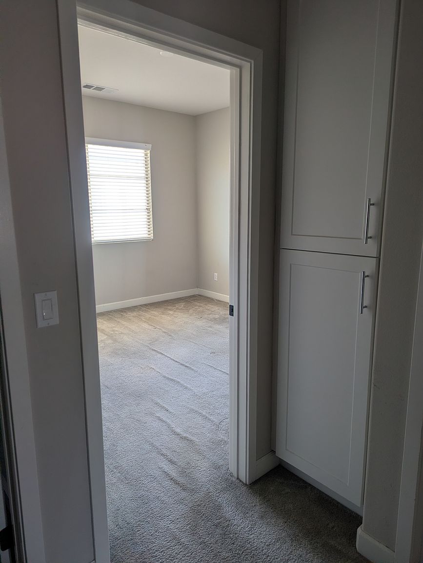 1576 Castillo Way photo 2