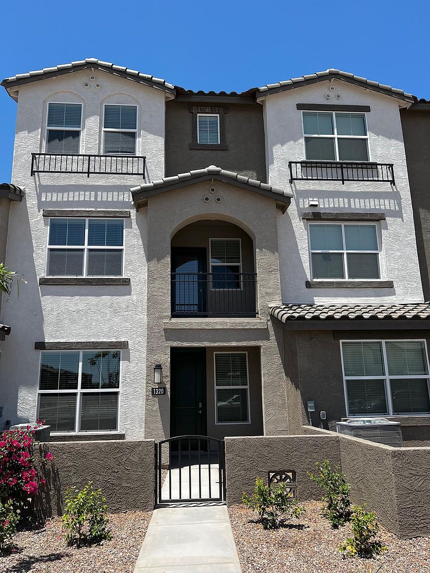 1255 N Arizona Ave photo 4