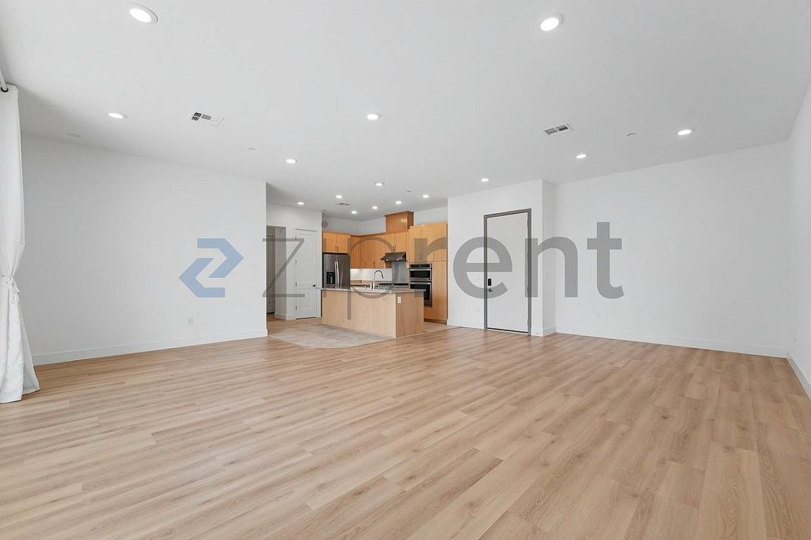 45228 Tom Blalock St photo 4