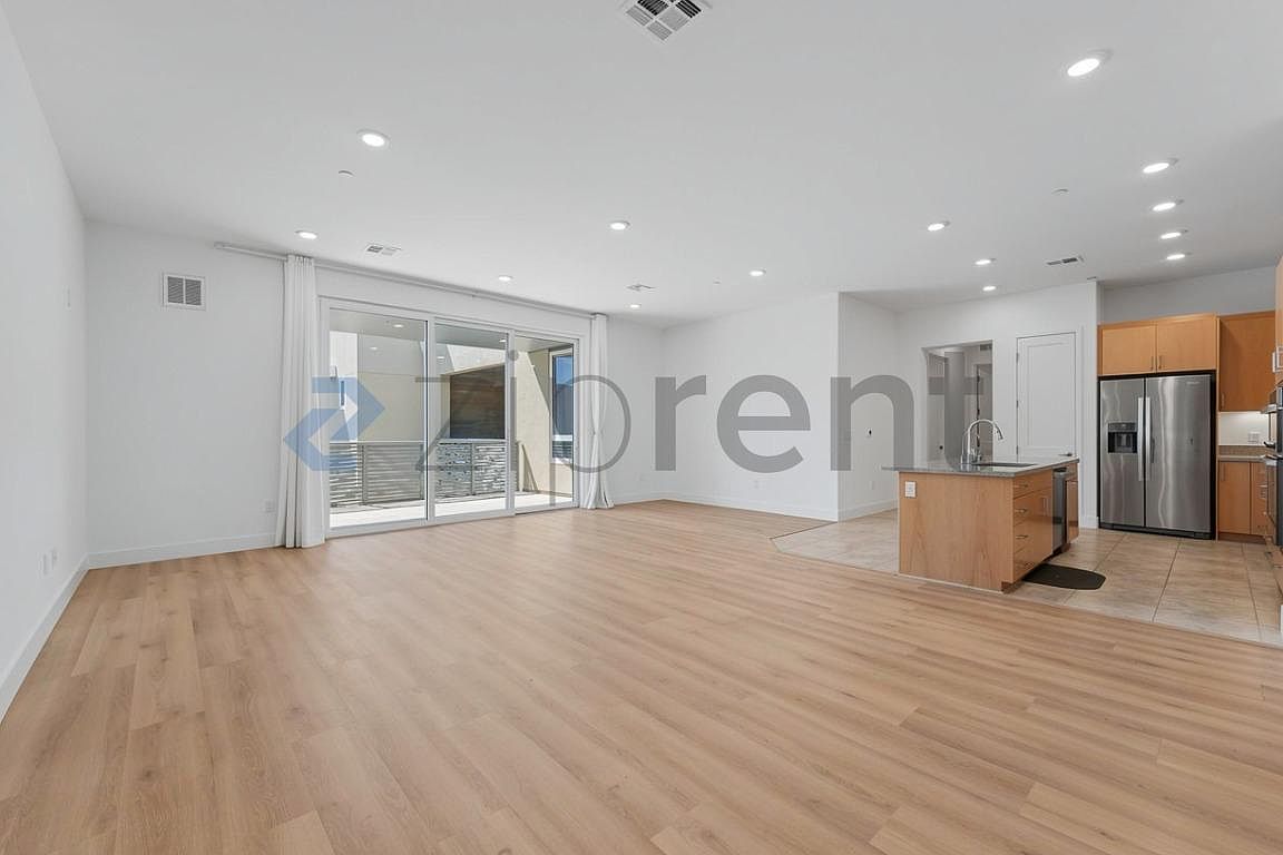 45228 Tom Blalock St photo 2