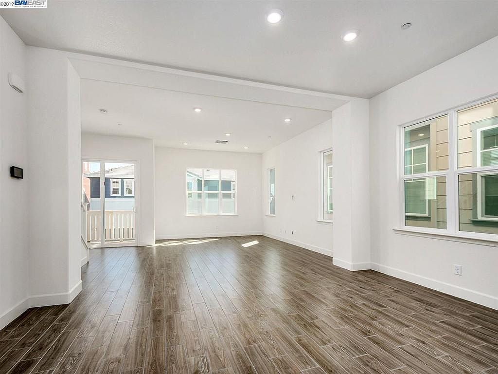 51 Huested St photo 5