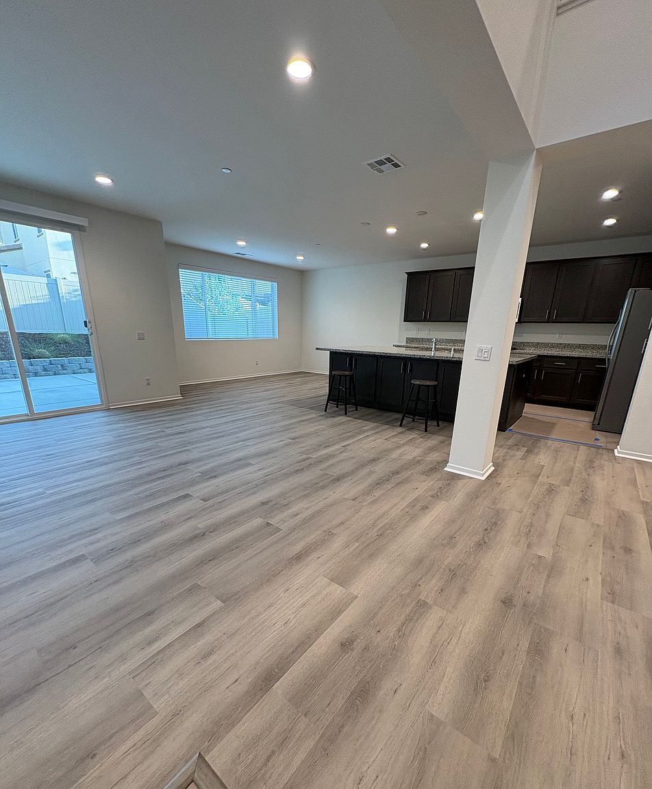 38505 Fairfield Hts photo 5