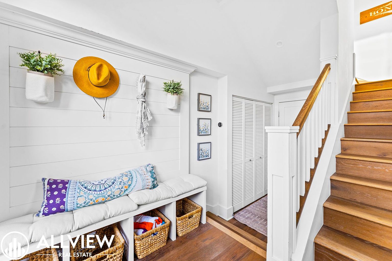 411 1/2 Heliotrope Ave photo 2