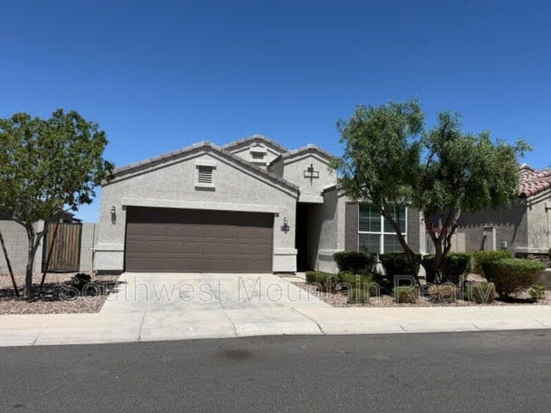 2226 N Comiskey Dr Florence, AZ 85132 photo 2