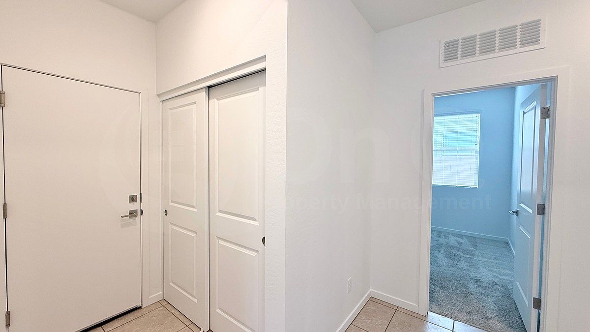 40352 W Jenna Ln photo 4