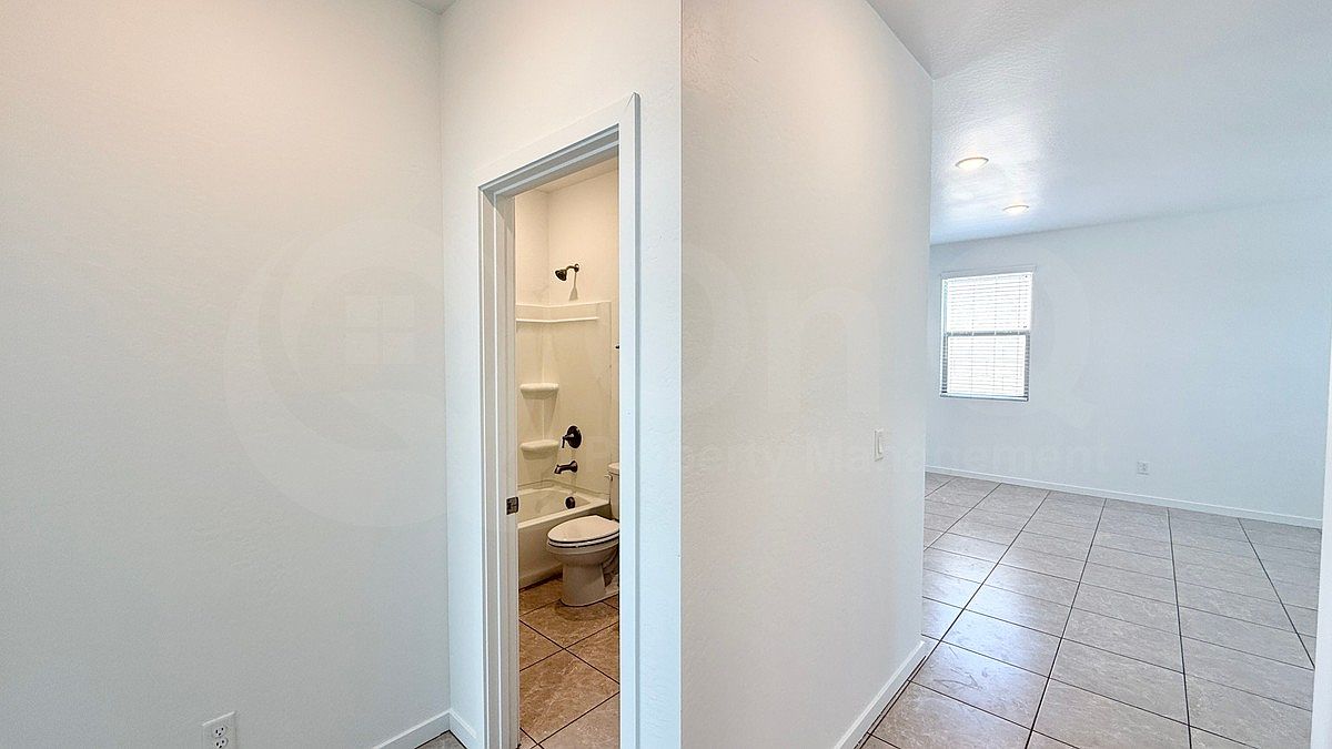 40352 W Jenna Ln photo 5