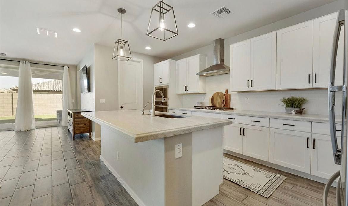 2824 W Rainbow Dr photo 3