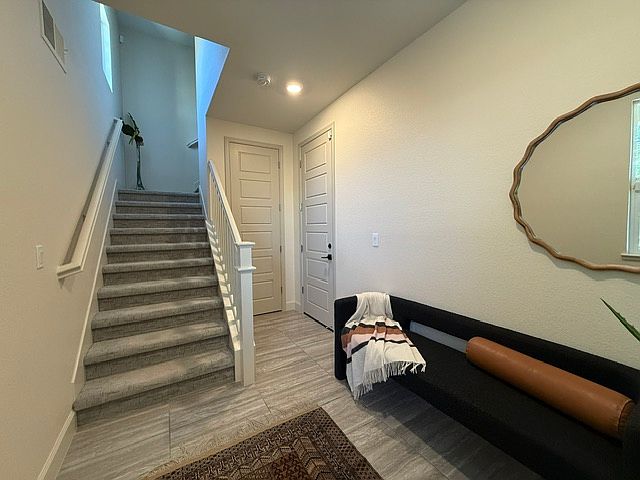7070 Stags Leap Ln photo 2
