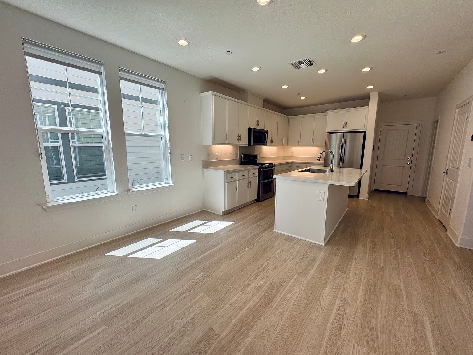3551 Teeling Way photo 5