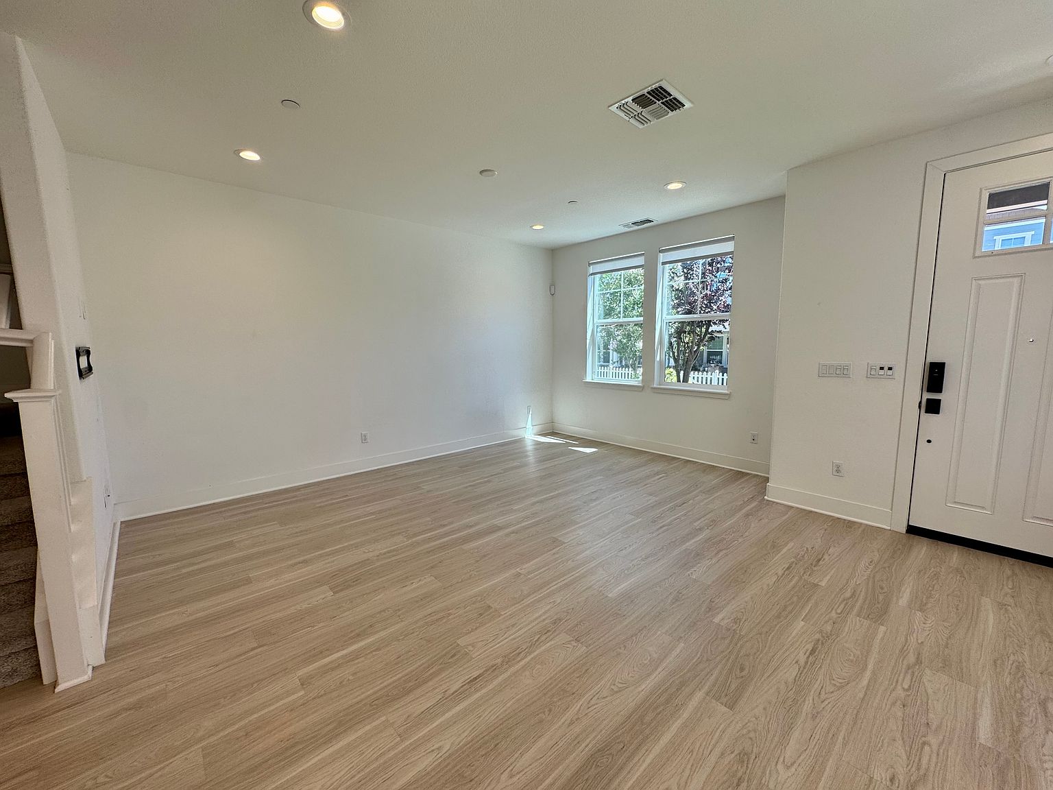 3551 Teeling Way photo 4