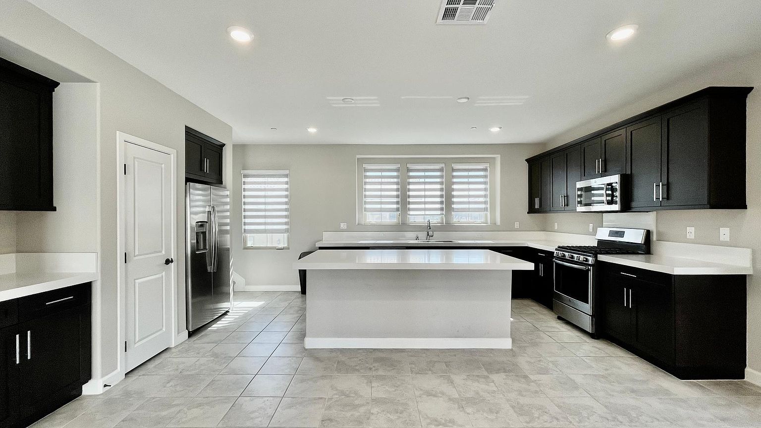 11002 Logan Way photo 2
