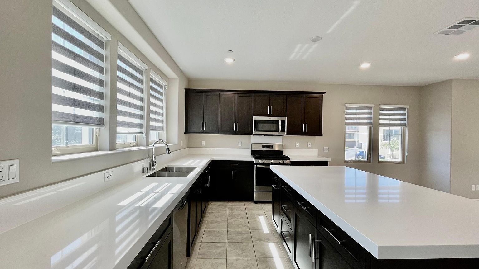 11002 Logan Way photo 3