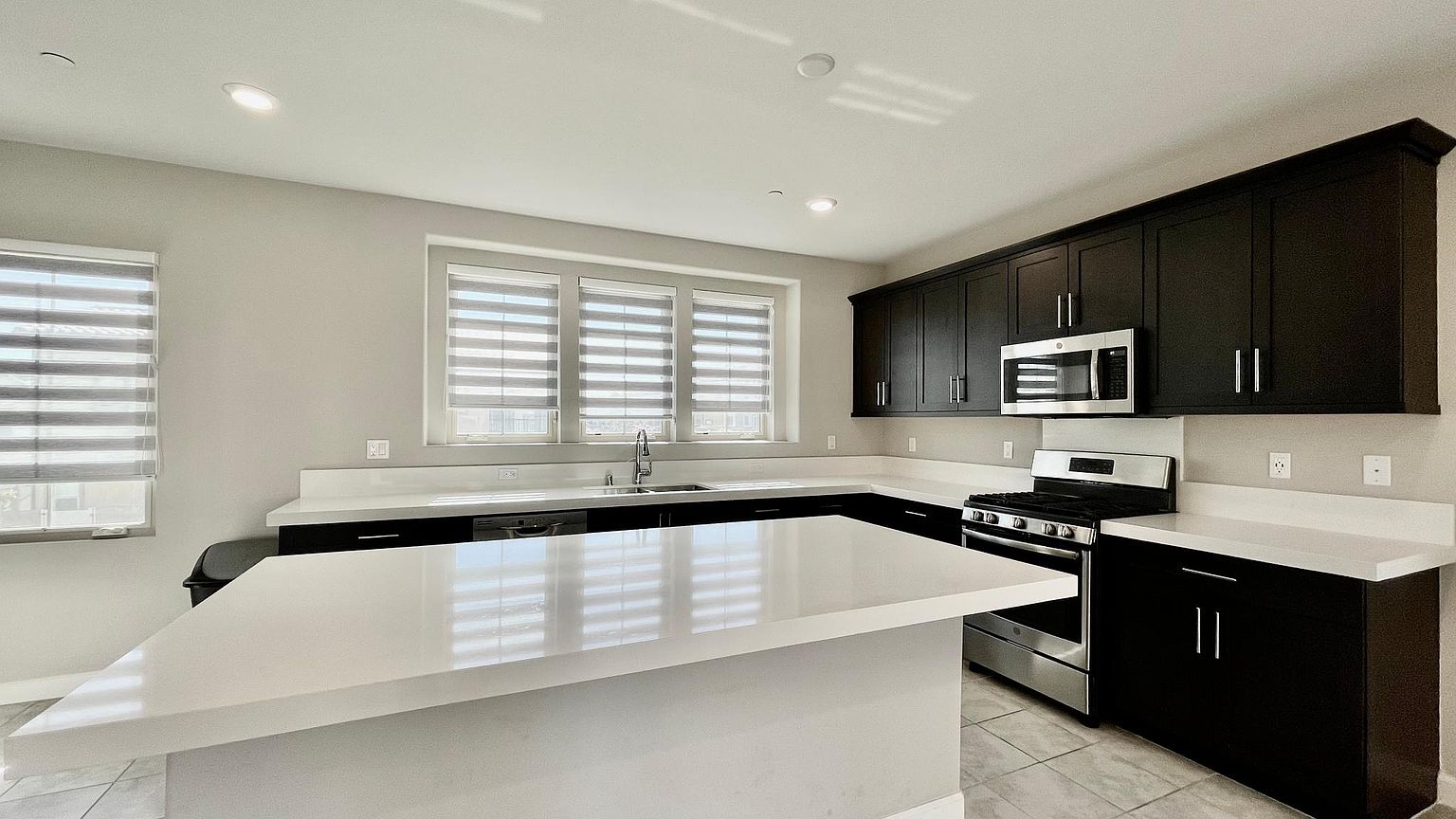 11002 Logan Way photo 4