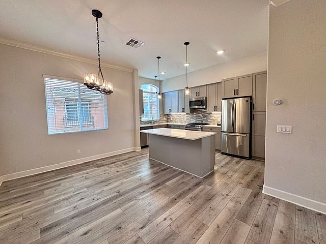 812 Ada St photo 5