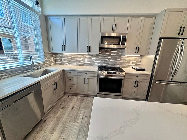 812 Ada St photo 2