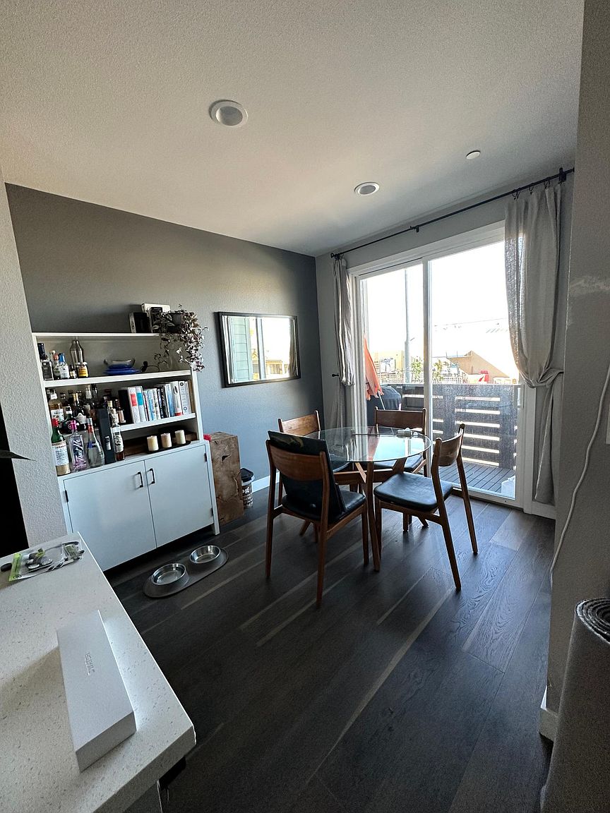 2284 Filbert St photo 5