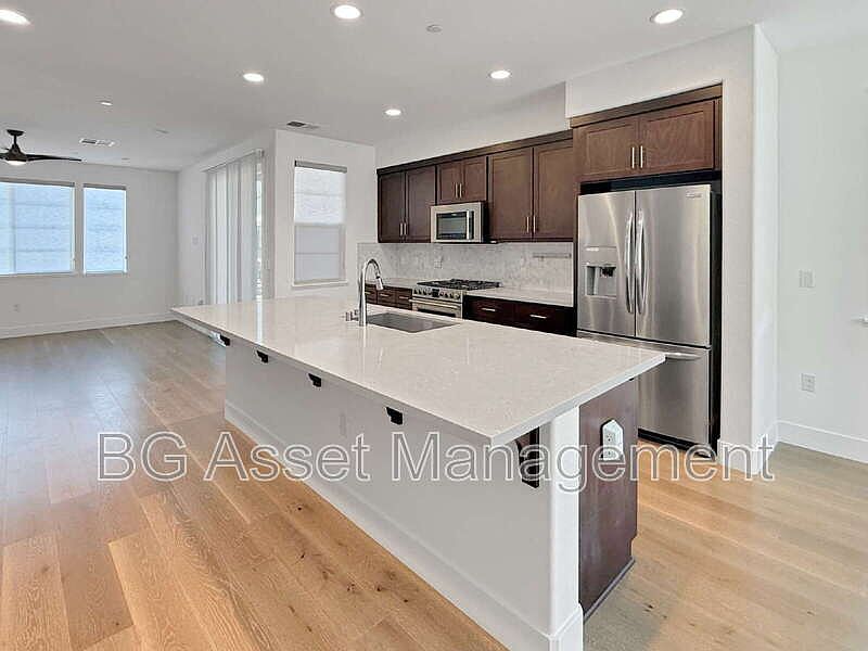 223 Bolt Ct photo 4