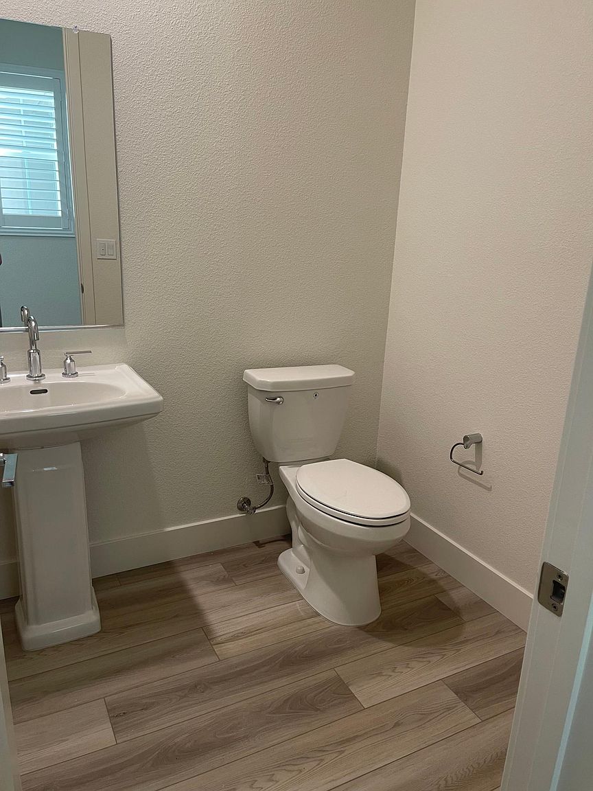 6892 Seraphina Dr photo 4