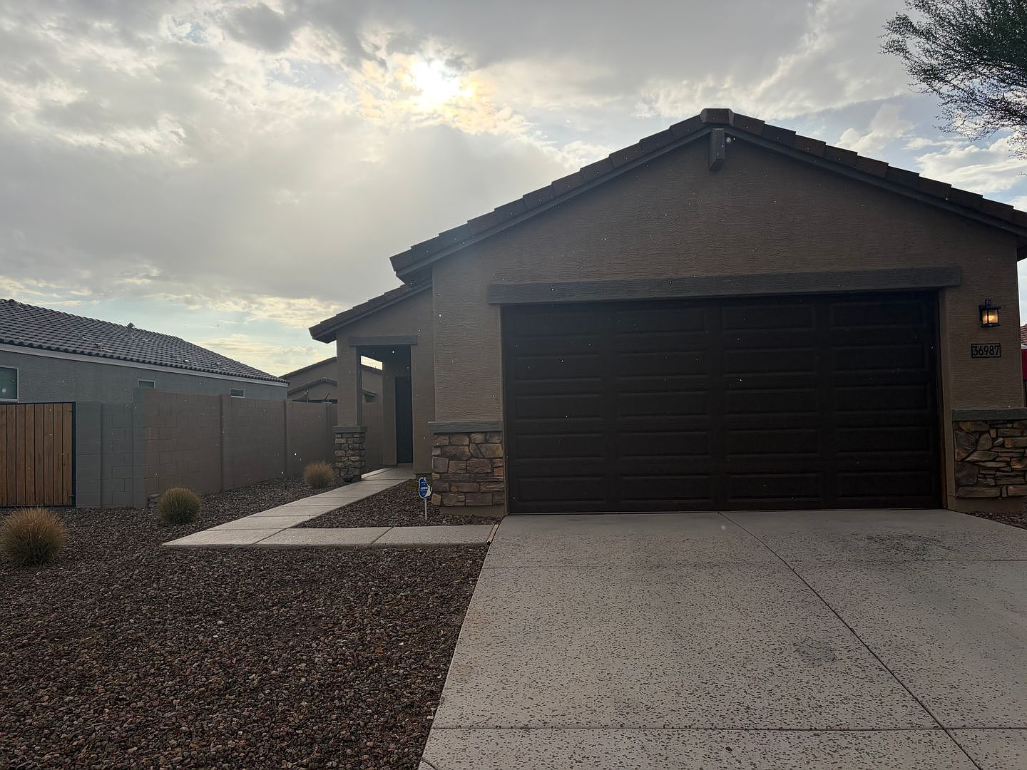 36987 N Sidewinder Dr San Tan Valley, AZ 85140 photo 2