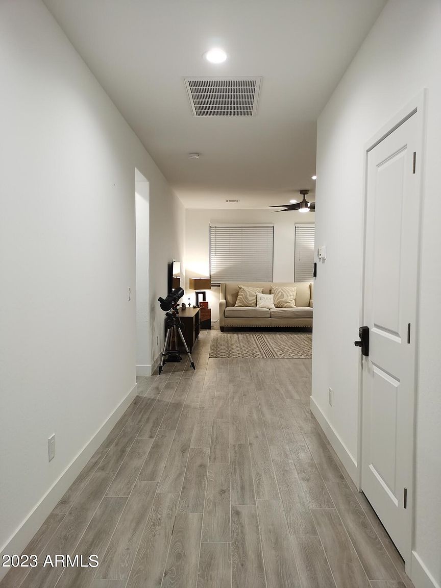 13811 E Cavalry Dr photo 5