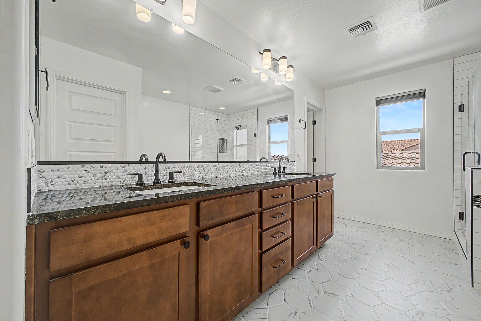5737 W Getty Dr photo 5